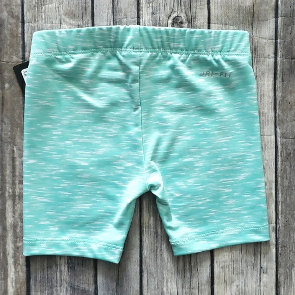 **Size 24M Only**Nike Little Girls Heart Logo Graphic Bike Short Set - Picture 12 of 13